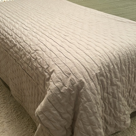 Like New Hotel Collection Eclipse Quilted Coverlet Blanket Bedspread Full Queen - Picture 9 of 17